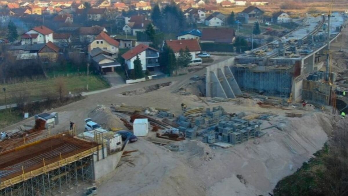 Grade mrežu od čak 300 km brzih cesta